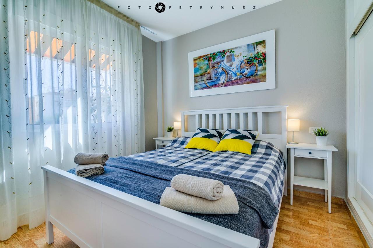 108 Apartament Fabulus Torrevieja Eksteriør billede