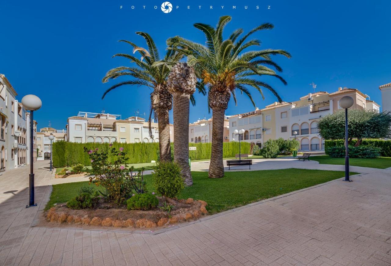 108 Apartament Fabulus Torrevieja Eksteriør billede